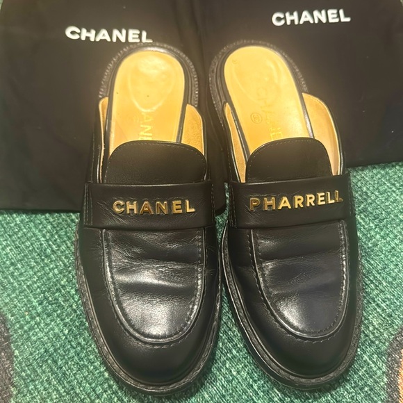Chanel x Pharrell Mules - Limited Edition - Picture 2 of 4
